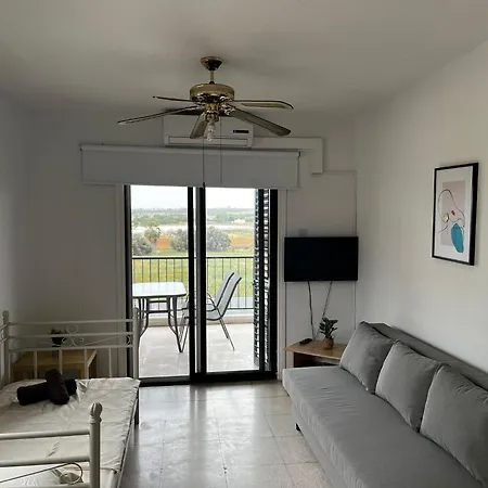 Hannah 16 Apartment